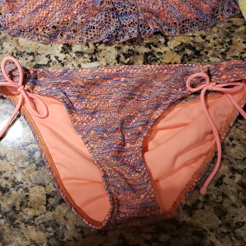 Bathing suit - Picture 2 of 5